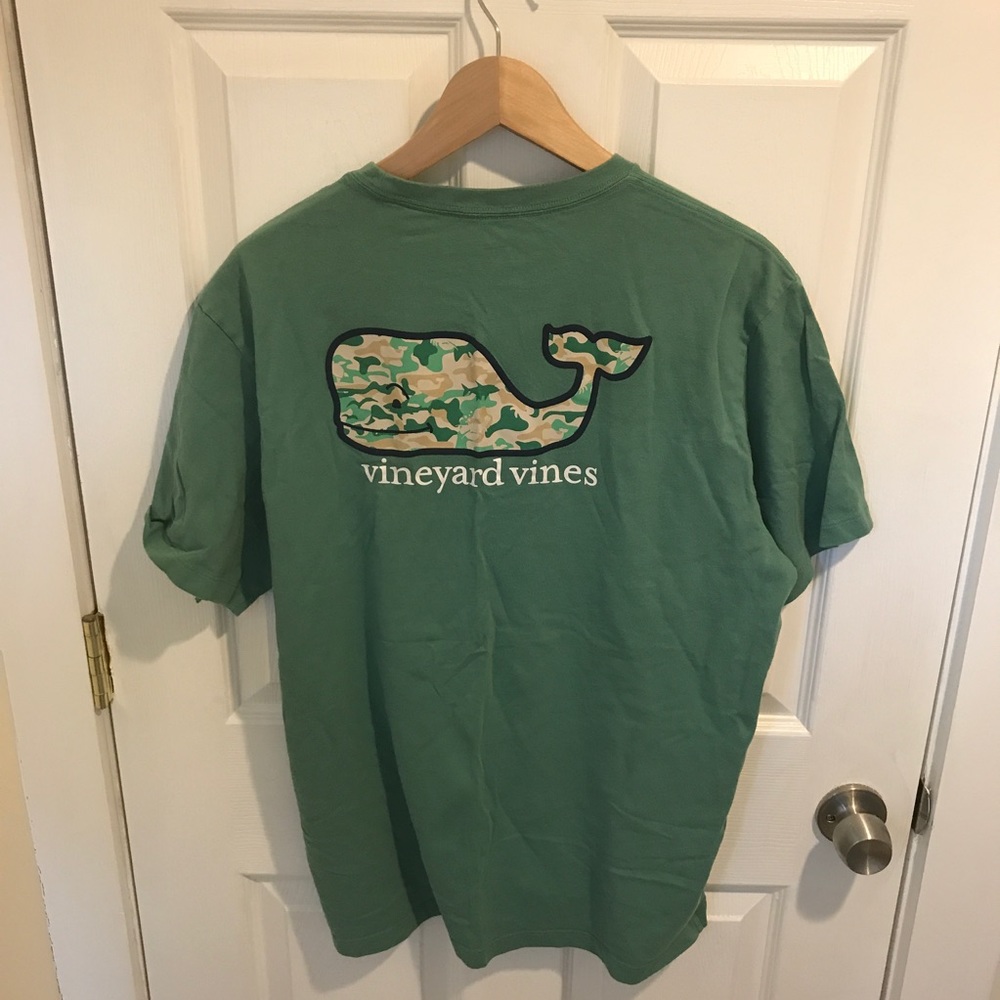 Vineyard vines camo whale tee